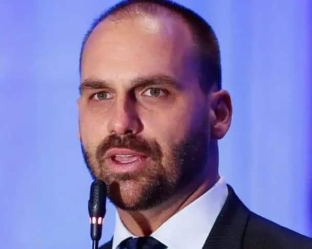 PGR pede ao STF abertura de inquérito contra Eduardo Bolsonaro
