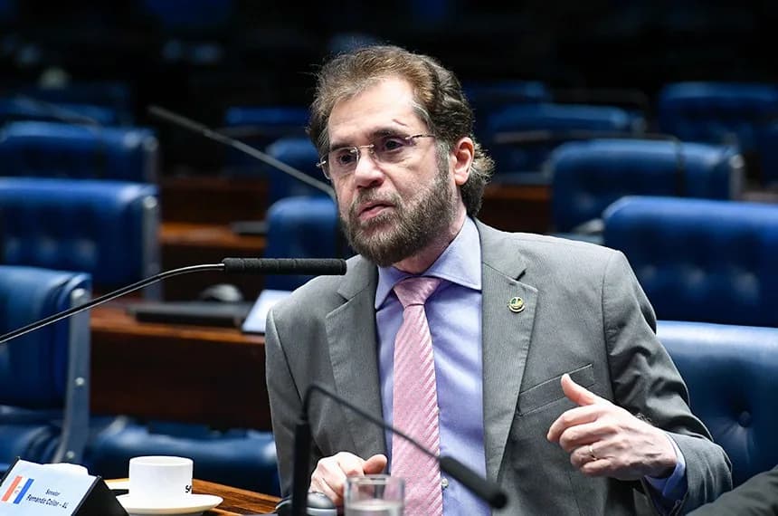 Plínio Valério é contra Zona Franca no DF, mas sugere outras matrizes econômicas para o AM