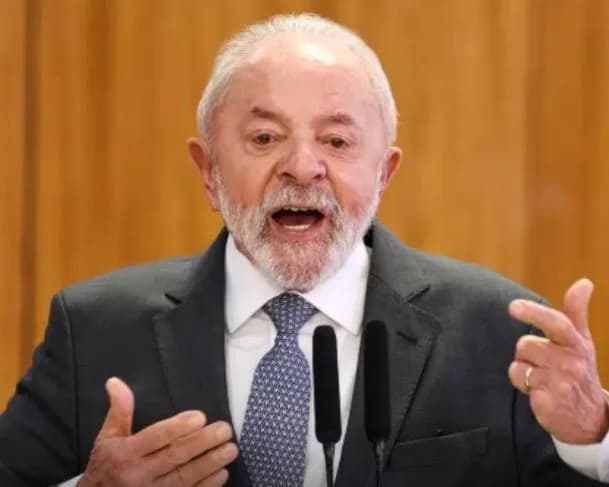 Lula critica policiais: &#8220;Mal remunerado, quer fazer a violência e esconder&#8221;