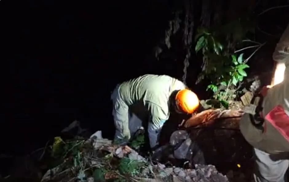 Morador de rua é assassinado com golpes de foice e corpo é jogado em córrego no Mato Grosso do Sul