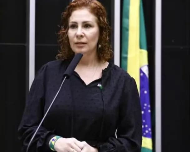 &#8220;É tão ridículo que seria burrice&#8221;, dispara Carla Zambelli sobre condenação no STF