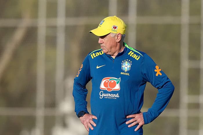 Carlo Ancelotti completa 66 anos em dia de duelo entre Brasil e Paraguai
