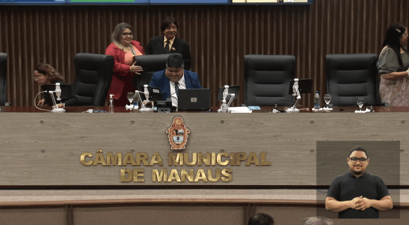 Presidente da CMM ‘brinca’ com vereadores do PT e PL que votaram juntos: “União que vai gerar Federação”