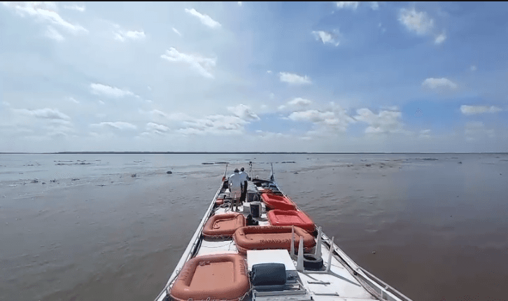 Passageiros ficam à deriva após lancha &#8216;pregar&#8217; a caminho do Festival de Parintins