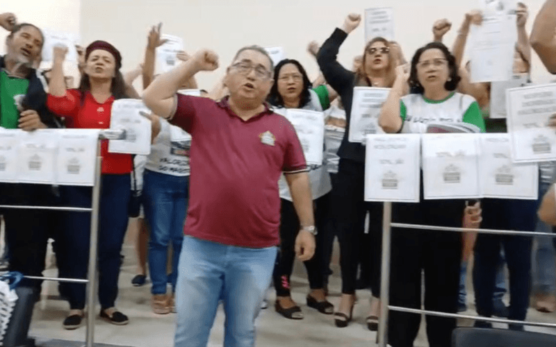 Professores de Manaus rejeitam salarial aprovado na CMM: “A luta ainda não acabou!”