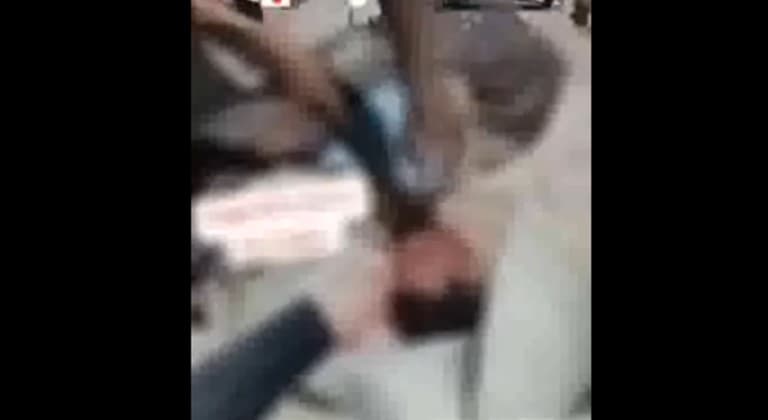 IMAGENS FORTES: criminosos do CV exibem cabeça de homem em vídeo e fazem ameaças em Manaus