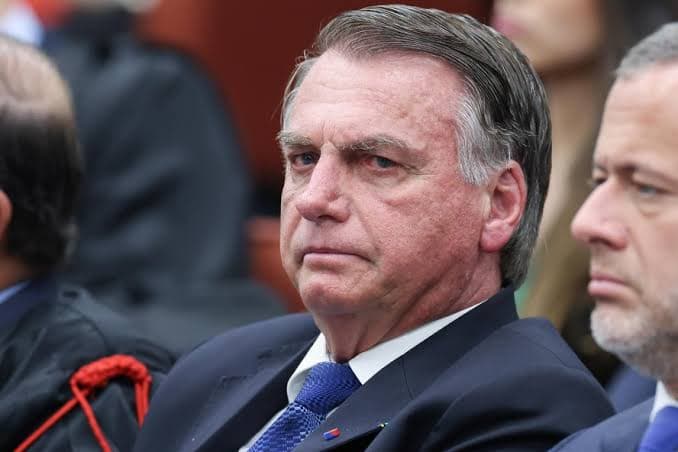 Por ordem de Moraes, PF faz operação contra Bolsonaro