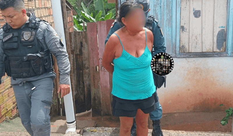 Mulher é presa e ponto de venda de drogas é fechado em Manacapuru