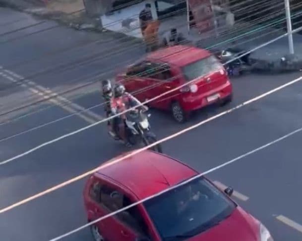 IMAGENS FORTES: pai e filho de dois anos de idade morrem baleados na zona leste de Manaus