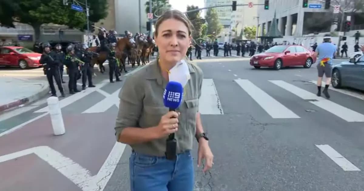 VÍDEO: Repórter australiana é atingida com bala de borracha em cobertura de protesto nos Estados Unidos