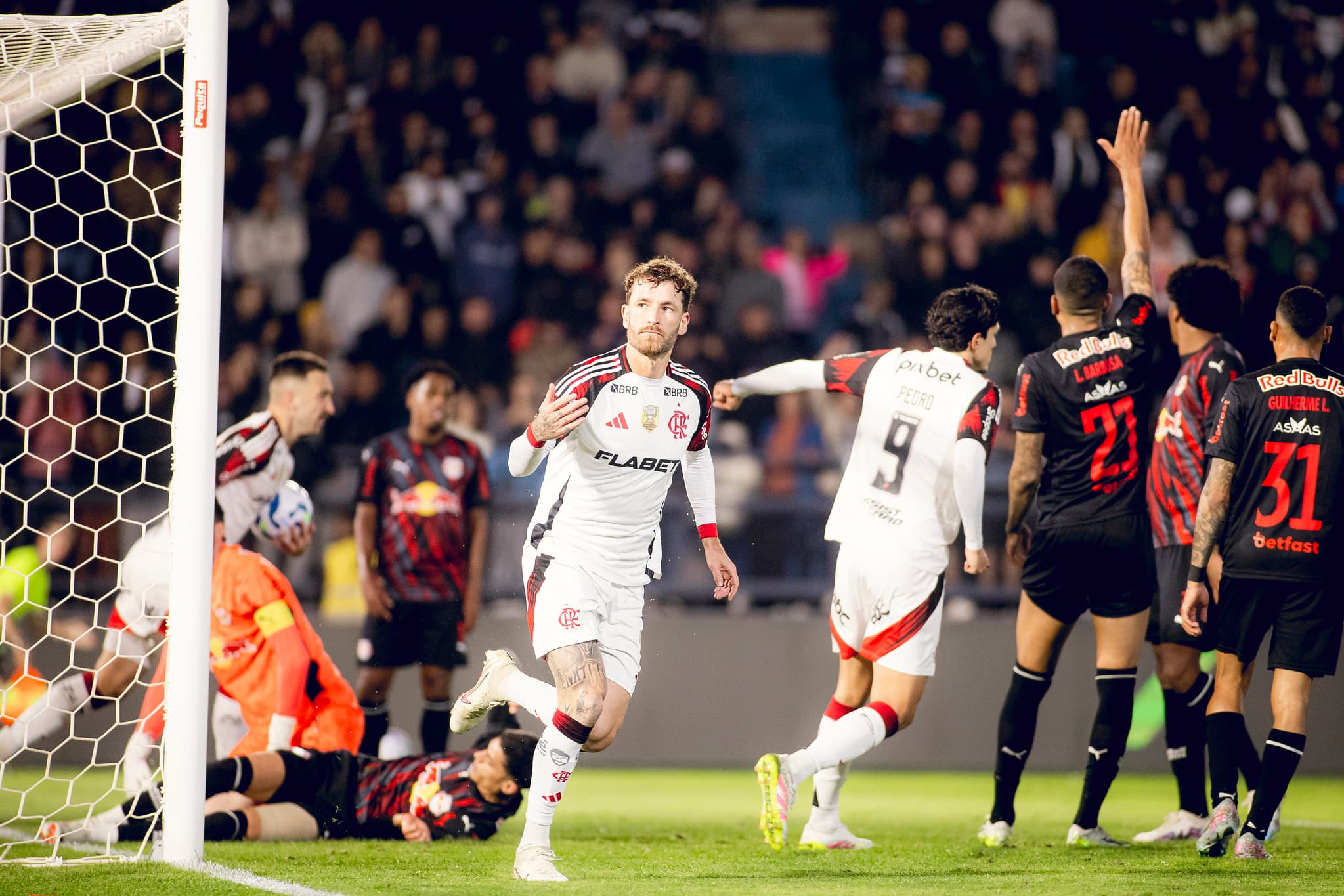 Brasileirão: Flamengo vence Bragantino e Santos perde em casa para o Internacional; veja resultados de todos o jogos