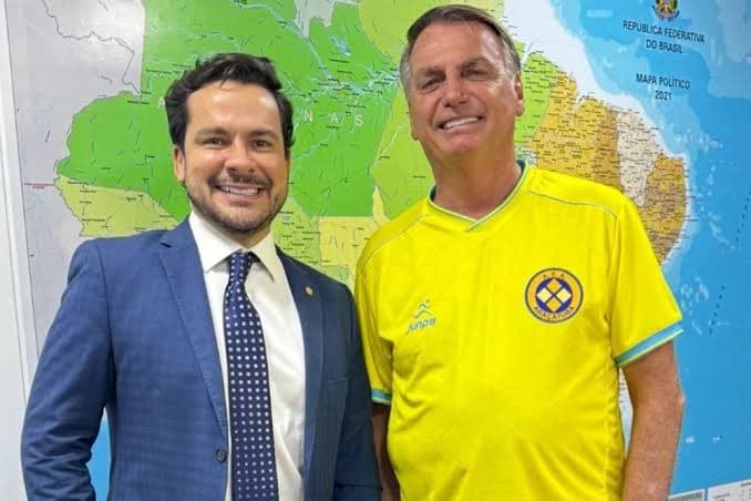 Alberto Neto e outros políticos de direita do AM se manifestam após operação da PF contra Bolsonaro