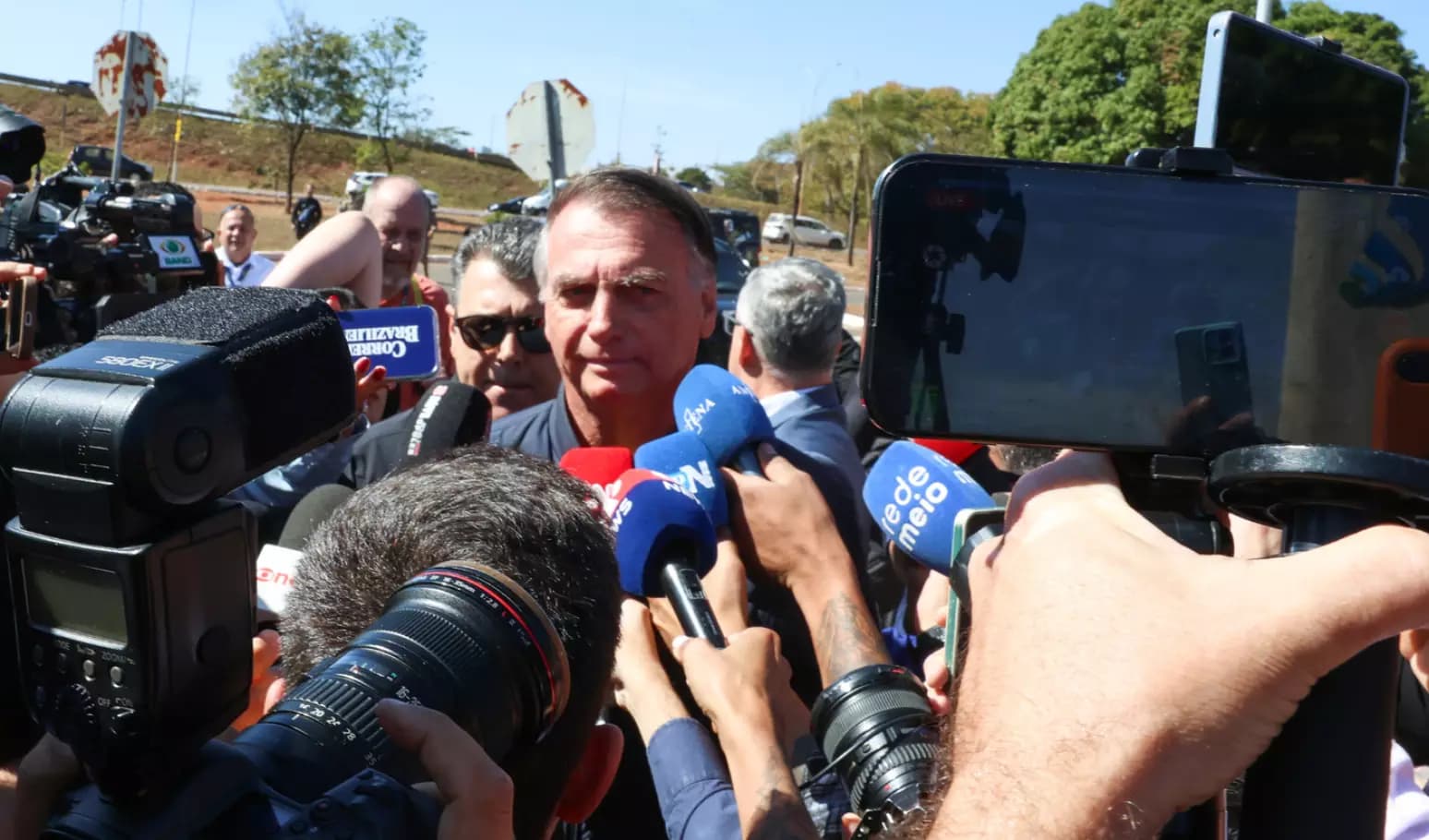PF encerra análise de pen drive recolhido na residência de Bolsonaro