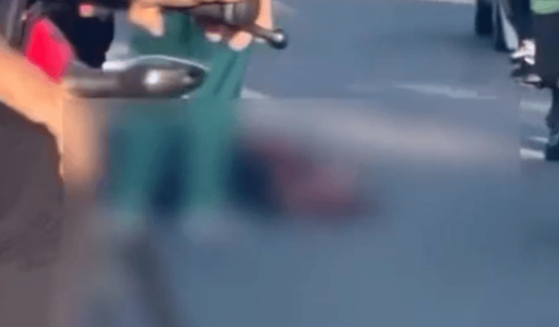 VÍDEO: Motociclista fica ferido após colisão com carro em Manaus