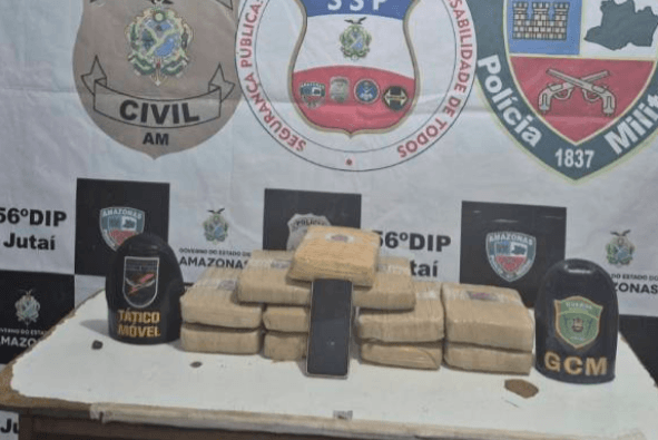 Passageira é presa com 11 tabletes de drogas em porto de Jutaí