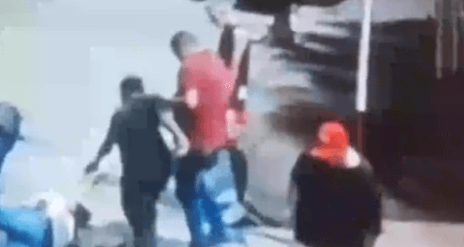 Homem é cumprimentado e recebe dois tiros na cabeça, na Colômbia