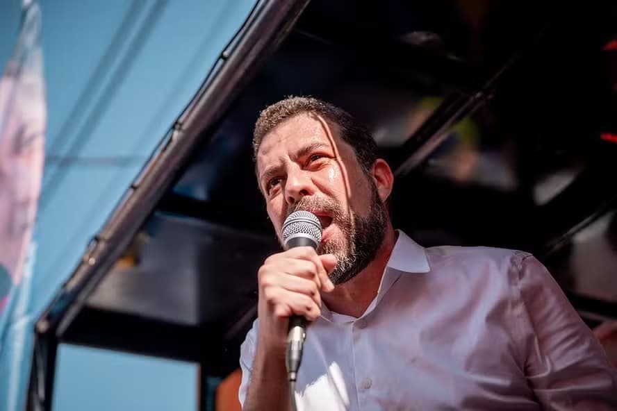 Boulos convoca ato na Paulista em apoio à taxação dos super-ricos