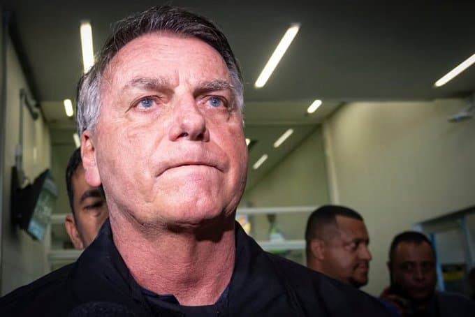 VÍDEO: Momentos após colocar a tornozeleira eletrônica, Bolsonaro declara: &#8220;Suprema humilhação&#8221;