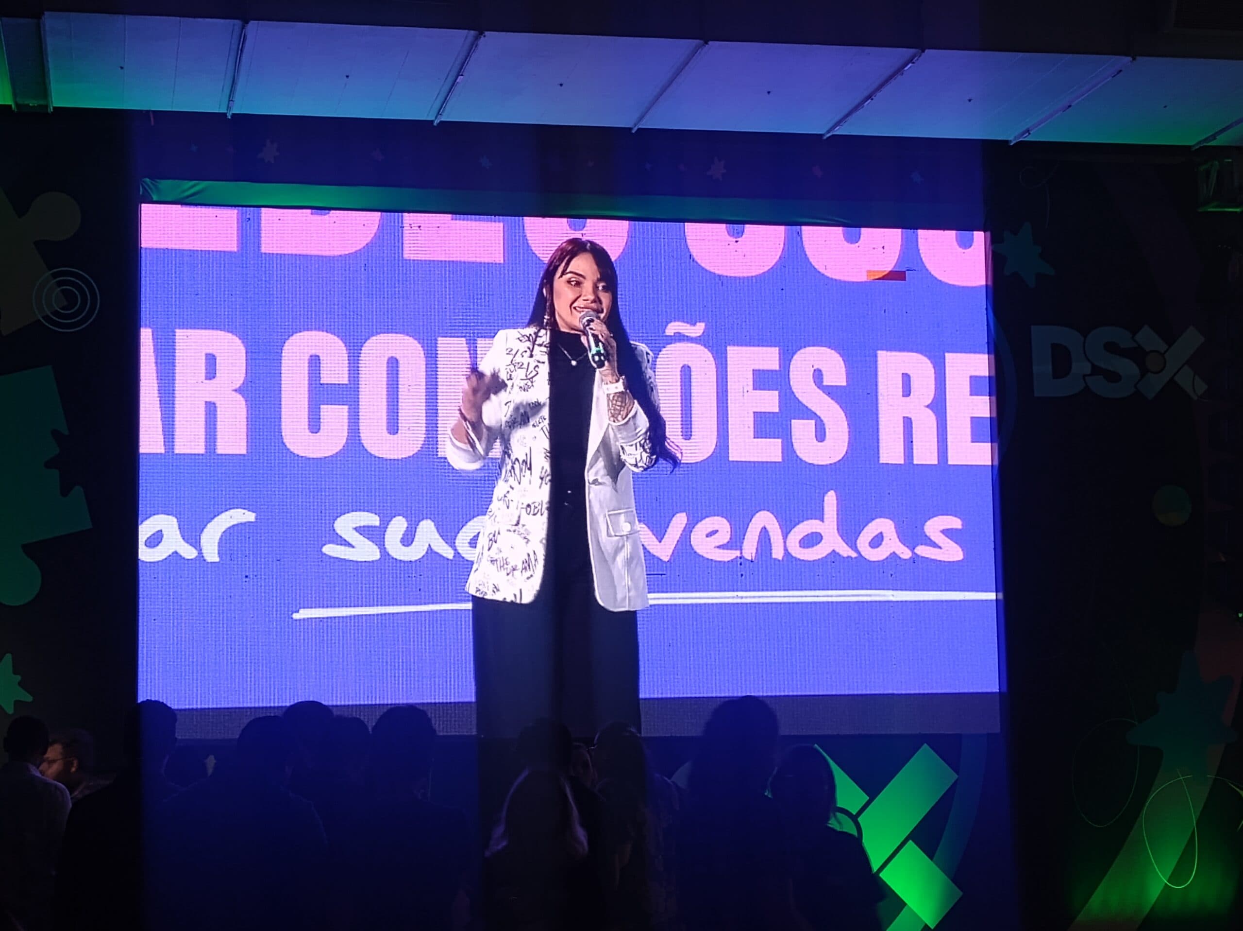 DSX 2025: &#8220;Confiança é um fator crucial e decisivo na hora da compra&#8221;, diz Carol Lima