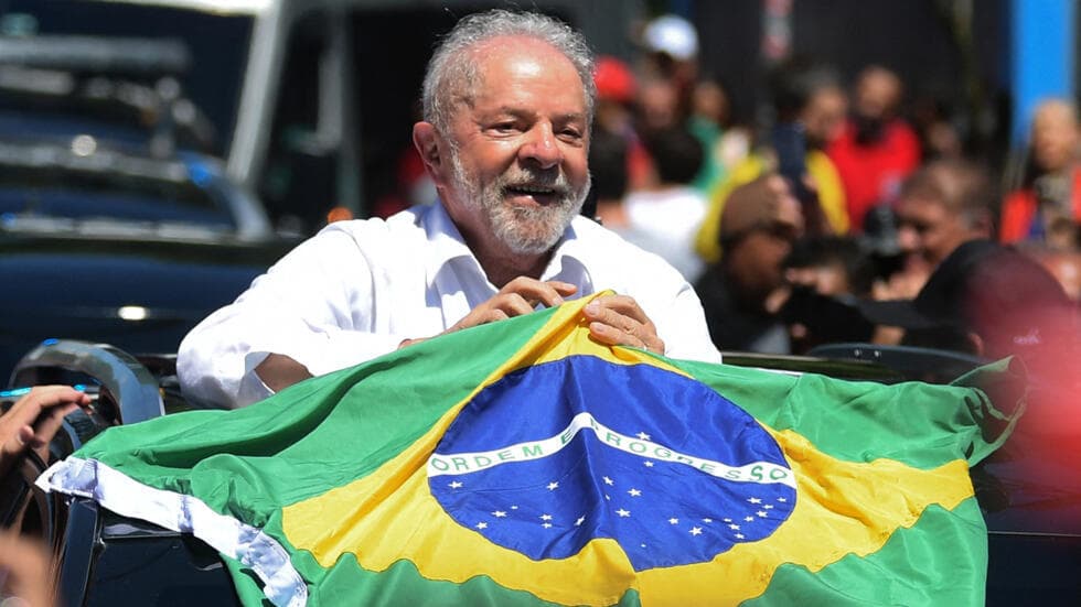 Em ano de eleição presidencial, Lula é cotado para ser enredo de escola de samba