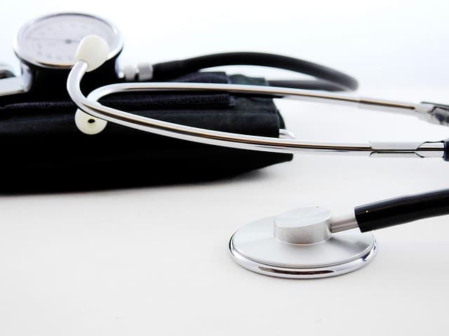 Médico é condenado a 19 anos por estupro e importunação sexual contra pacientes em Manaus