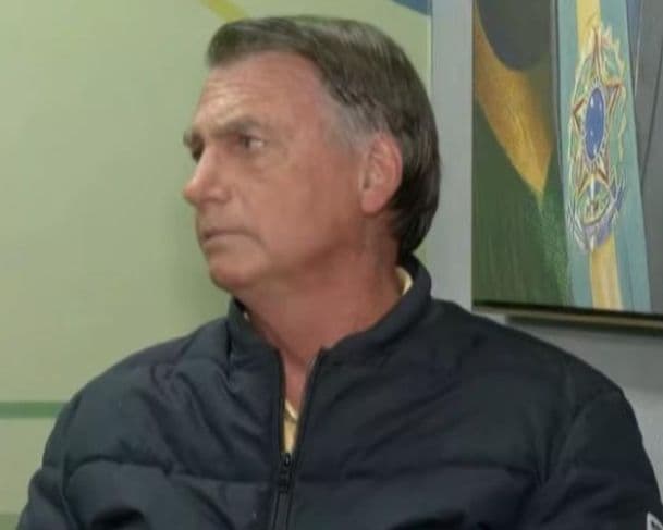Bolsonaro se recusa a mostrar tonozeleira eletrônica: “É constrangedor. Humilhante&#8221;