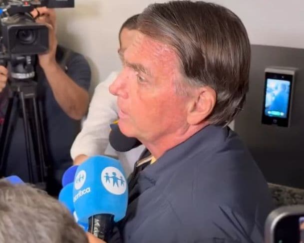 &#8220;Eu não posso errar&#8221; diz Bolsonaro a imprensa após parecer de Moraes