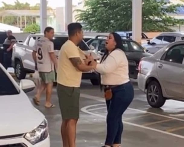 Pastor foge com amante para Manaus, mas é localizado pela esposa e pau quebra