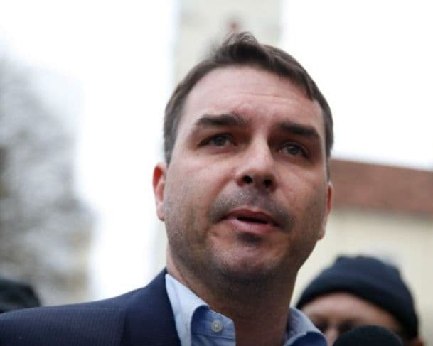 &#8220;Tem que discutir uma anistia ampla&#8221;, defende Flávio Bolsonaro sobre negociação das tarifas impostas pelos EUA