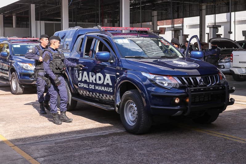 Foragido é preso ao ser flagrado com drogas na Ponta Negra, em Manaus