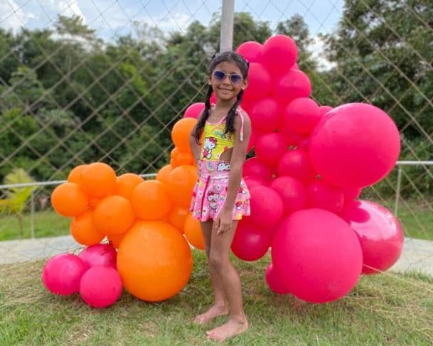 &#8220;Era um doce de menina&#8221; Saiba quem era Maria Lívia, menina que morreu atropelada na Compensa neste sábado