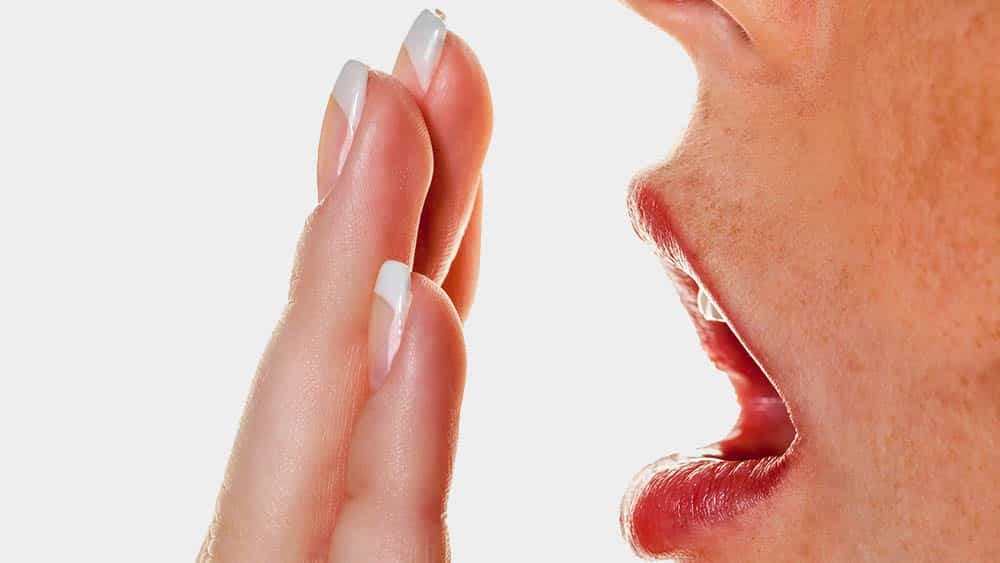 Por que as pessoas têm &#8220;mau hálito&#8221;? Saiba como evitar o famoso &#8216;bafo&#8217;