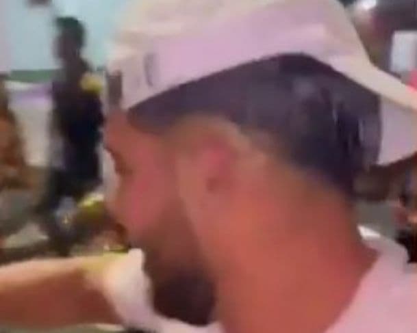 Imagem forte: homem agoniza e morre depois de ser &#8220;ticado&#8221; na faca em Tefé