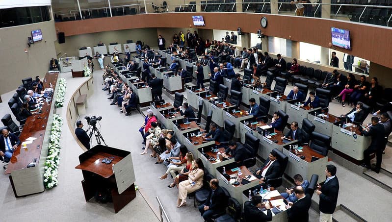 Projetos de lei que reformulam estruturas de secretarias municipais serão analisados por vereadores de Manaus