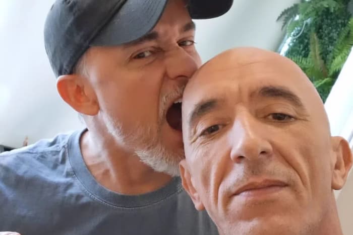 Irmãos Cravinhos, condenados por matar Manfred e Marísia von Richthofen, postam foto juntos: &#8220;Vencemos muitos demônios&#8221;