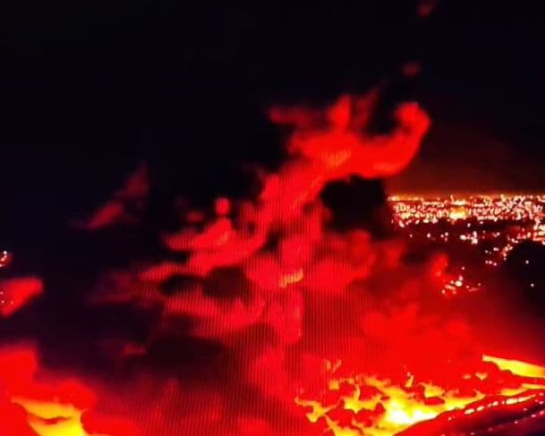 VÍDEO: Chamas do incêndio no Distrito aumentam durante a noite em Manaus